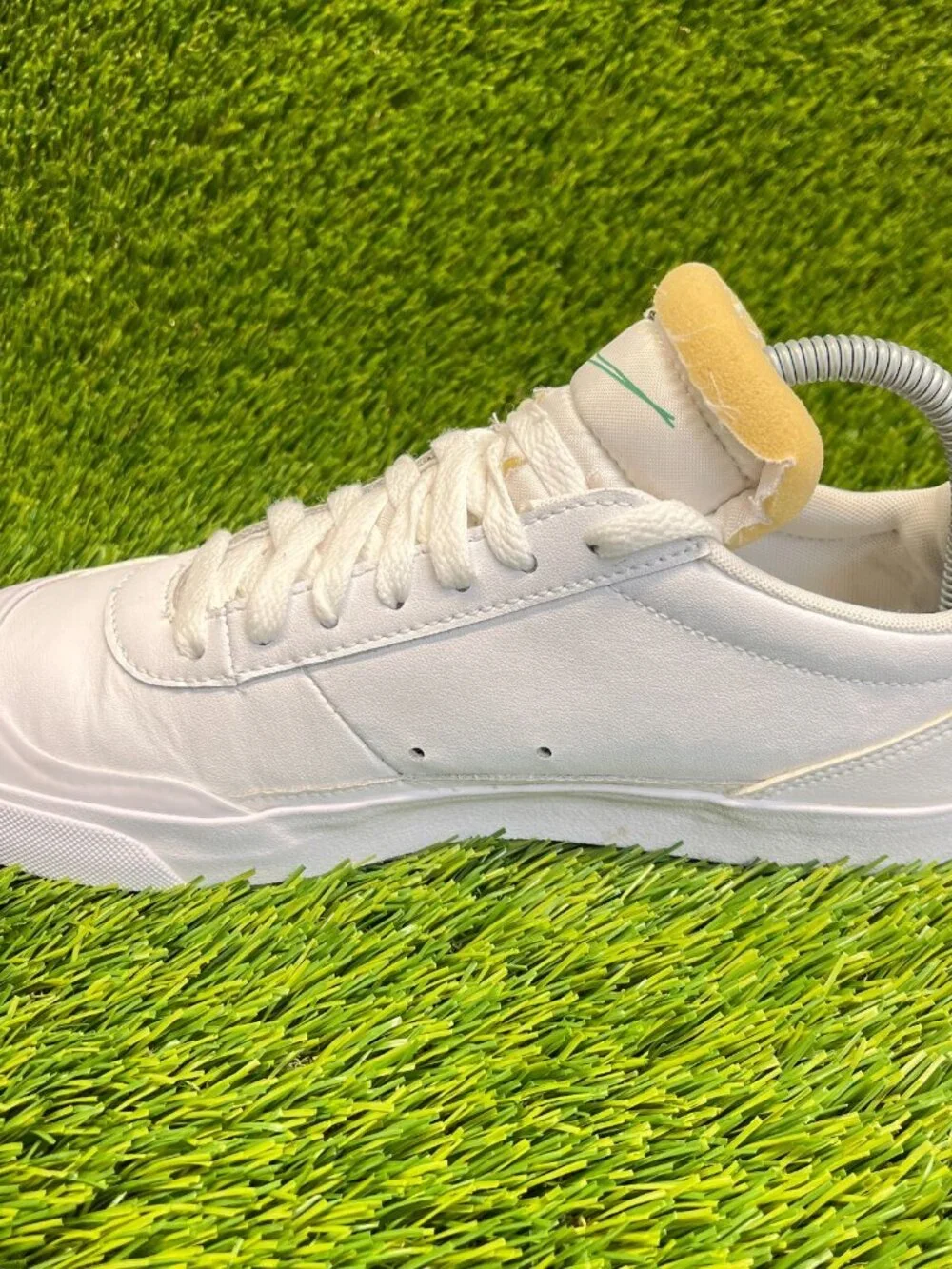 Nike Drop Type Premium Boys Size 6Y White Green Athletic Leather Shoes Sneakers